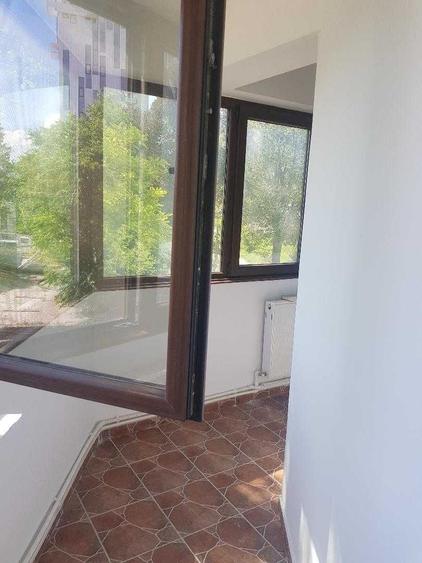 Apartament cu 2 camere decomandat în Nicolina