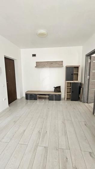 Apartament cu 2 camere semidecomandat, mobilat în Bună Ziua