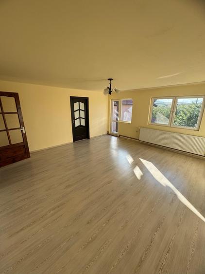Casă cu 4 camere cu Teren 400 Mp în Huedin