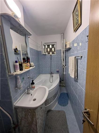 Apartament cu 2 camere semidecomandat în Km 4-5