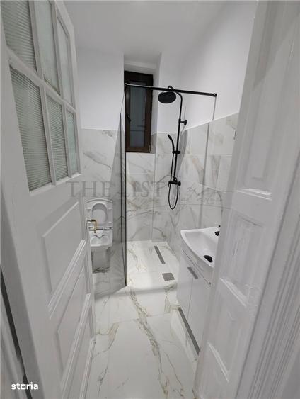 Casă cu 7 camere cu Canalizare în Unirii