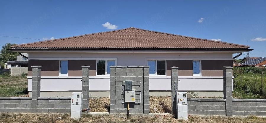 Casă cu Teren 370 Mp în Ghiroda