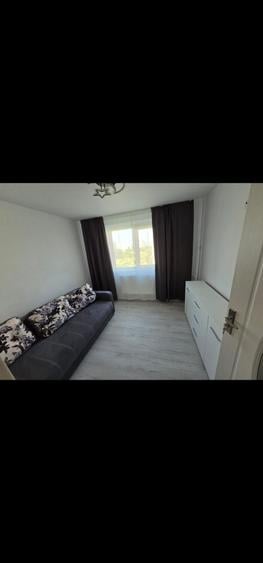 Apartament cu 3 camere nedecomandat în Politehnica