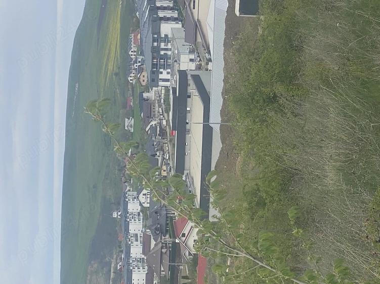 Teren de 2700 mp, în Central