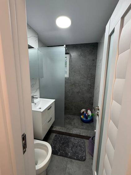 Apartament cu 2 camere semidecomandat în Aleea Trandafirilor