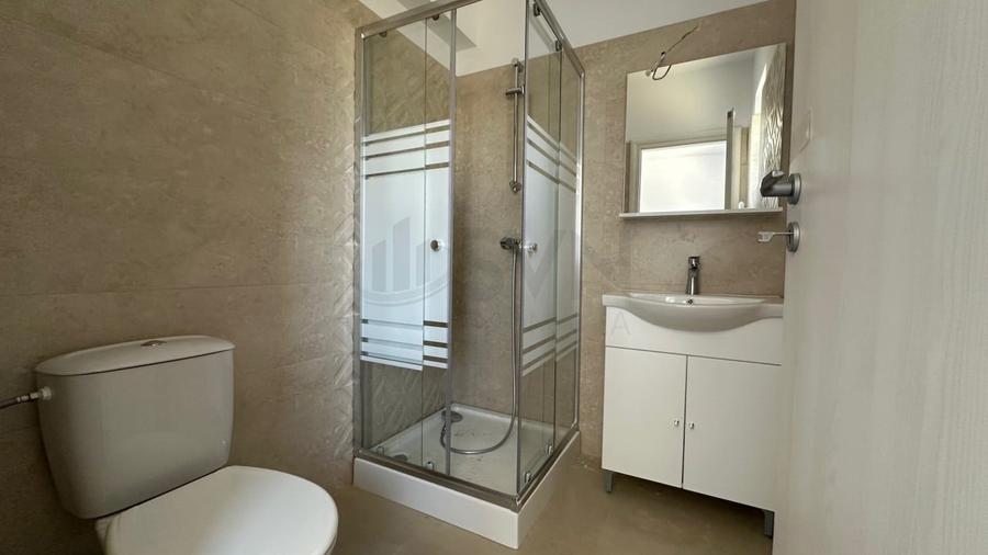 Apartament cu 3 camere decomandat în Fundeni