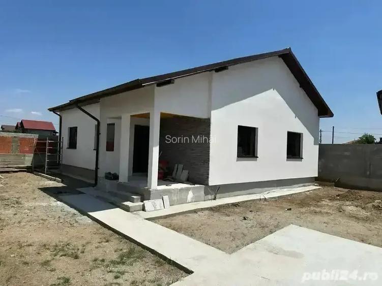 Vand casa zona damila Vand casa zona damila