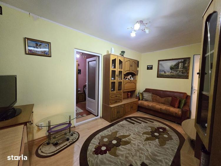 2 camere, Micro 40, etaj 2, mobilat si utilat - 3
