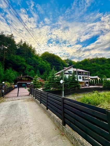 Casa de vacanta sau pensiune | Batca Doamnei | Teren in natura - 1