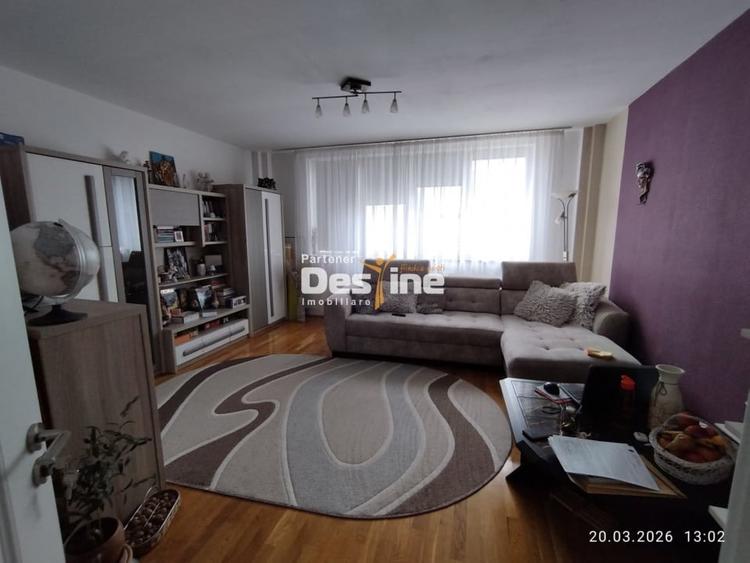 Apartament de vanzare 2 camere, decomandat, zona ultra centrala, semi / mobilat - 1