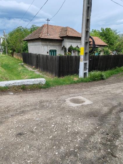 Casă cu 3 camere în Beiu