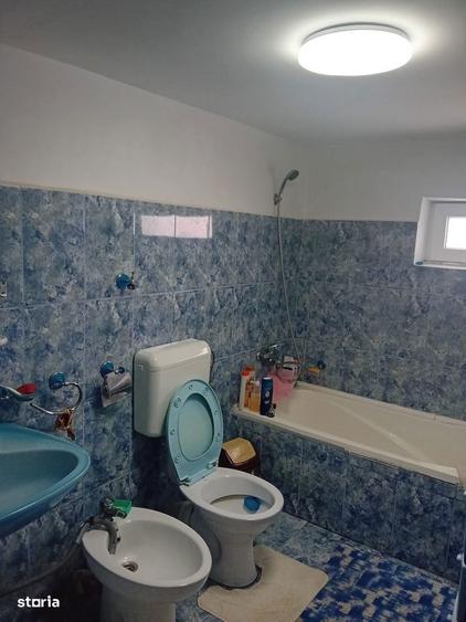 Casa + 5000 mp in Girov la 10 km de Piatra Neamt. - 2