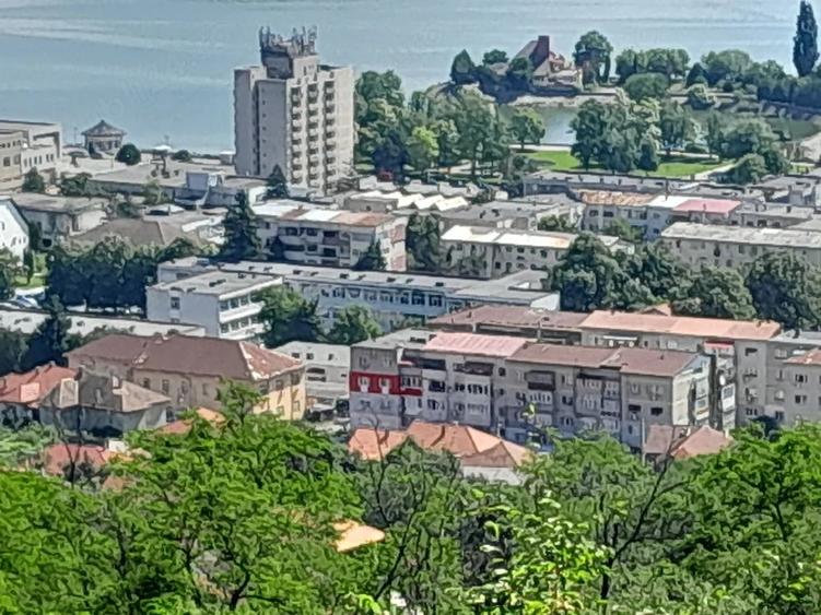 Spațiu comercial, în Central