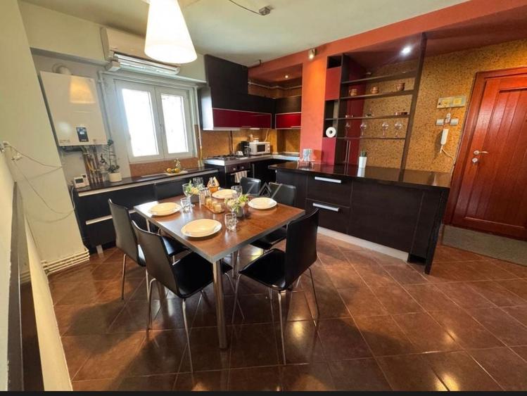 Apartament cu 3 camere decomandat, mobilat în Dorobanților