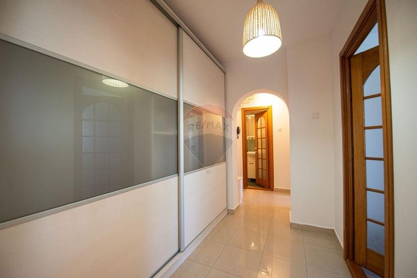 Apartament cu 3 camere de vanzare, parcul Moghioros Drumul Taberei - 19