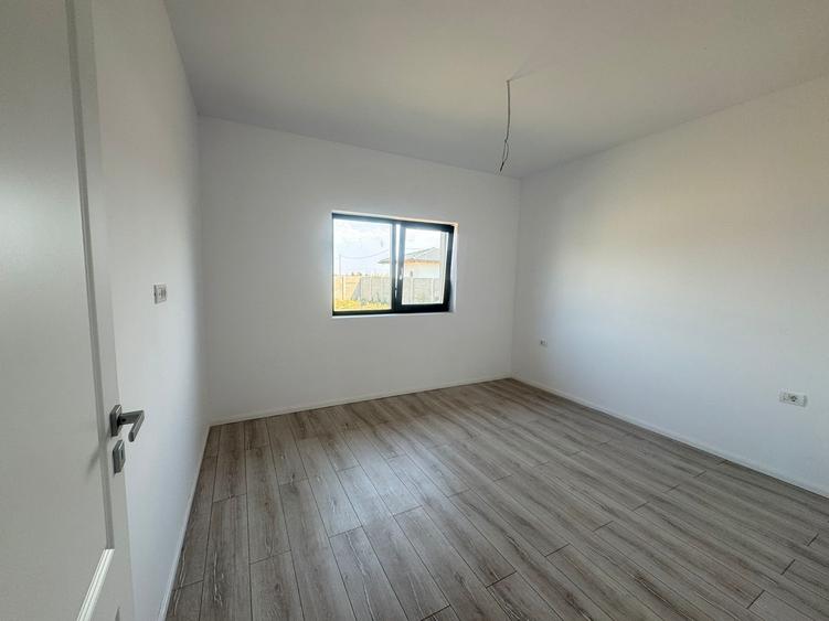 Casa Individuala pe parter in Mosnita, Toate Utilitatile, Drum asfaltat - 10