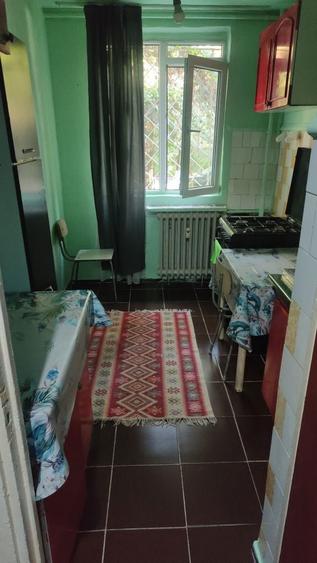 Inchiriez apartament 3 camere - 2