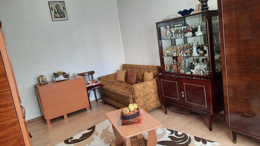 Apartament 3 camere, 2 balcoane decomandat, etajul 1 - 8