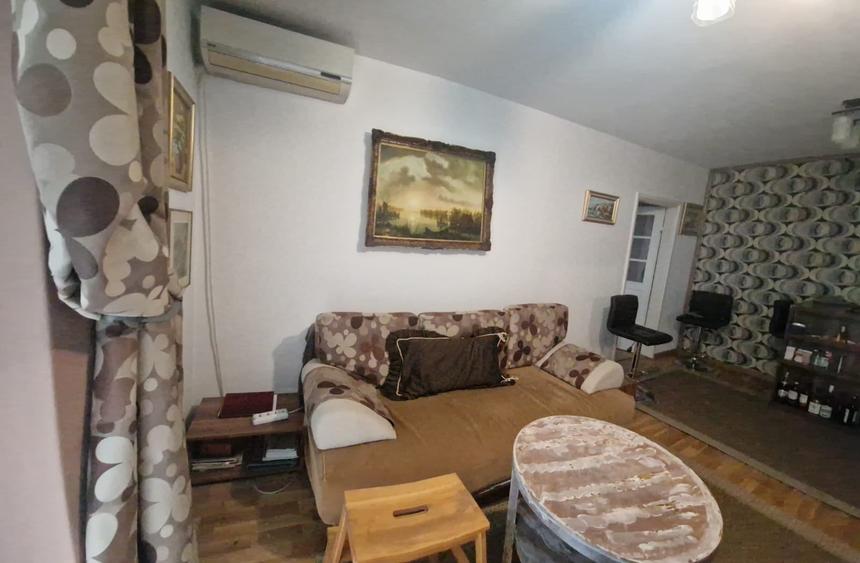 Apartament cu 2 camere semidecomandat în P-ța Unirii