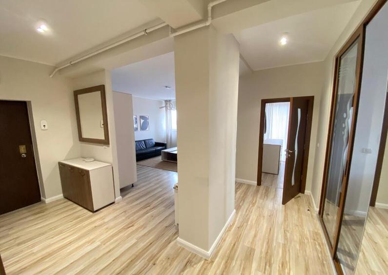 Apartament 3 camere, zona Intim, bloc Bermo - 1