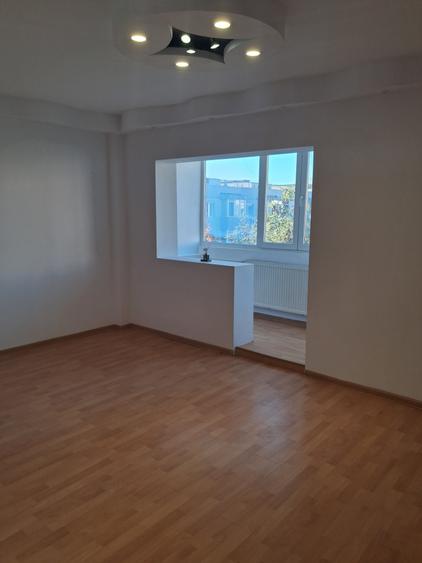 Vanzare Apartament 2 Camere Decomandat Crangasi - 1