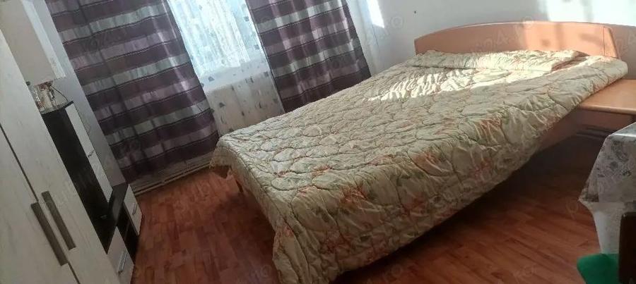 Inchiriez garsoniera in zona centrala Bloc Turn Unic 220 Euro - 1