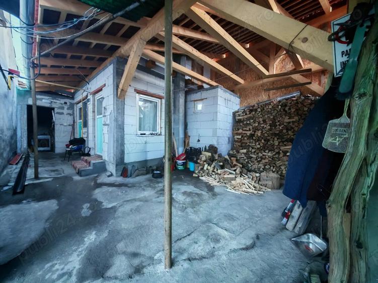 Vand proprietate cu 3 cladiri ?i curte mare - 8