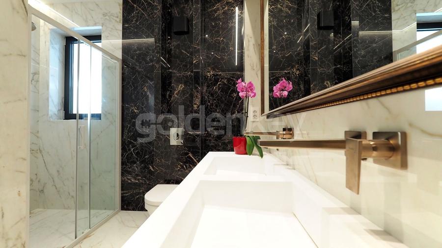 Apartament unic cu gradina exclusiva | 4 camere, 4 bai | 297mpc - 24