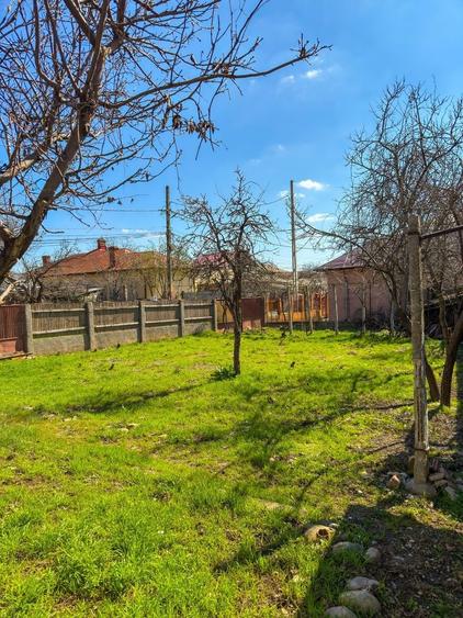 Casa de vanzare in Rosiorii de Vede zona centrala, str. 1 Decembrie - 2