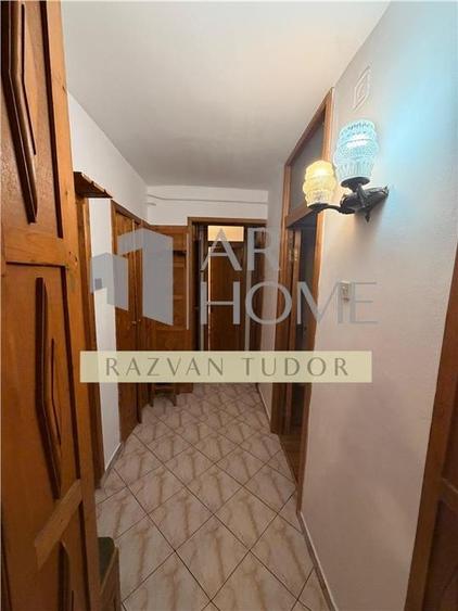 Apartament 3 camere ,centrala proprie,  in Ploiesti ,  P-ta M. Viteazu - 12
