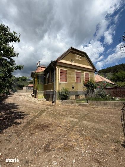 Casă cu 3 camere cu Teren 1687 Mp în Râmeț