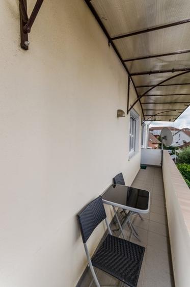 Apartament 3 camere cu garaj, et 2, bloc tip vila, zona Sub Arini - 9