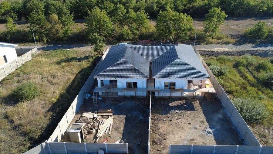 Duplex pe parter  - despartit prin camera tehnica - posibilitate alegere finisaj - 1