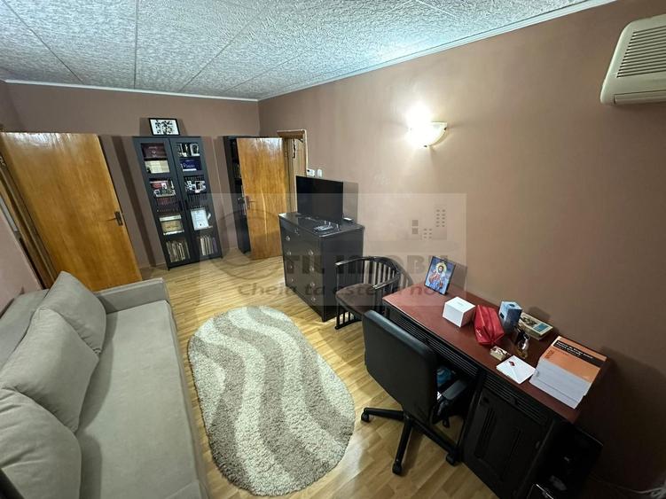 Apartament cu 4 camere/Spatiu birouri/ Cabinet - Nicolina 155.000 € - 3