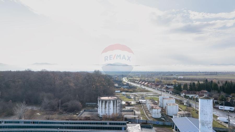 Potential de dezvoltare - Depozit carburanti, Lunca Calnicului, BV - 8