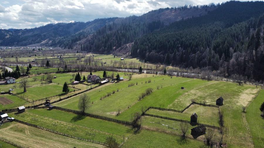 Vindem teren intravilan 8704 mp Vatra Moldovitei - Bucovina - 10