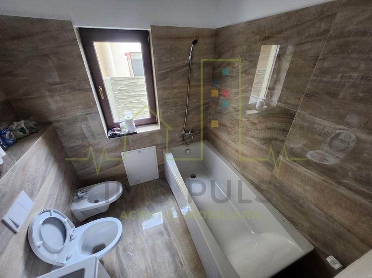 Timisoara. 914 Teren. 7 Bai. 2 Garaje. Zona Ciarda Rosie. Posibilitate rate - 22