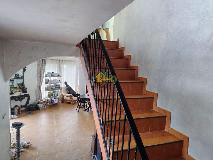 Vilă elegantă cu design luxos și grădină superb amenajată în Șag - 15