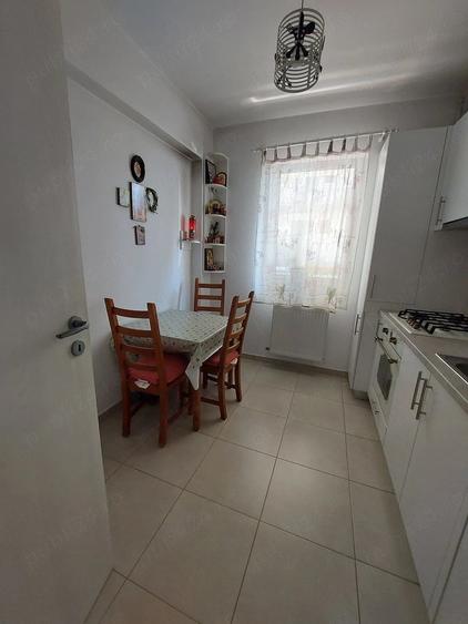 Apartament cu 2 camere decomandat în Fundata