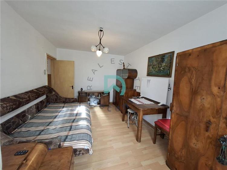 Apartament 3 camere Astra, decomandat, etaj intermediar,Calea Bucuresti - 8