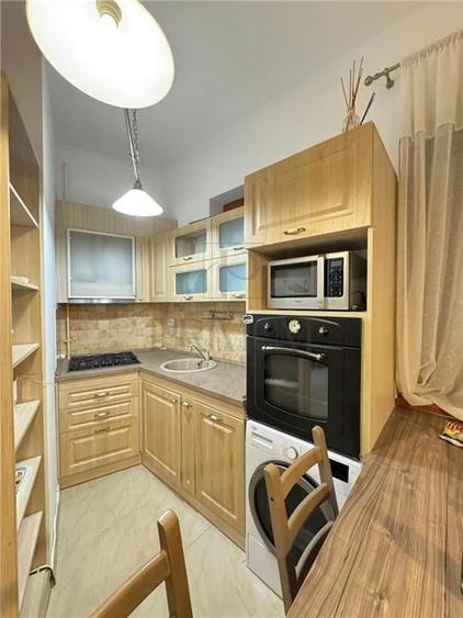 MEDICINA - ETAJ 2 - GARAJ+BOXA CF - 3 CAMERE - 2 BAI - CENTRALA PROPRIE - CLIMA - 10