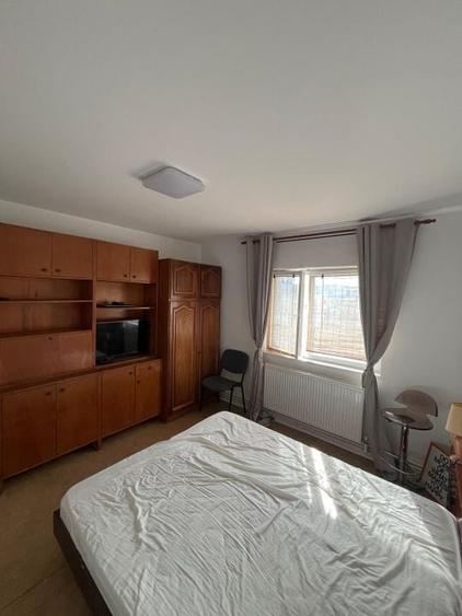 Apartament 3 camere decomandat Poarta 6 - 5