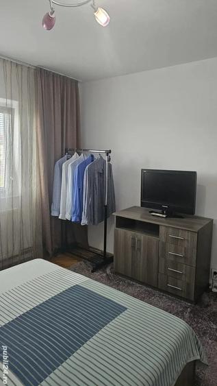 PROPRIETAR,vand apartament 3 camere decomandat,Lipovei - 8