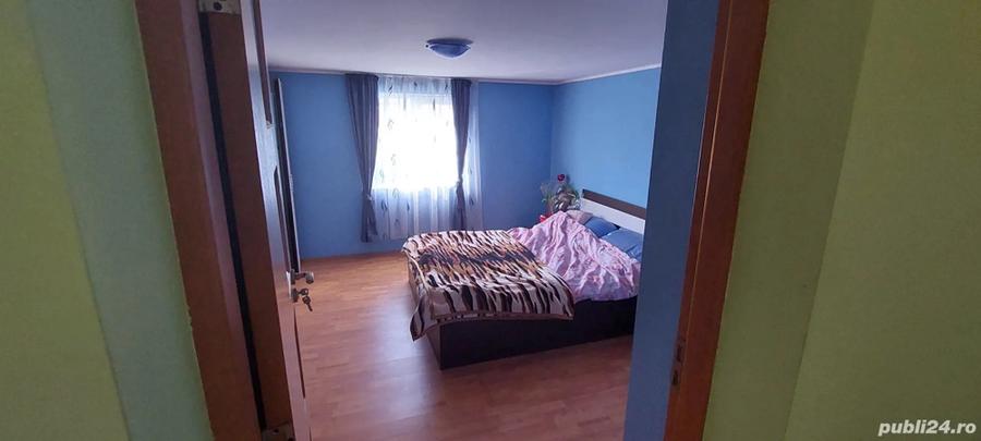 Vand casa cu 5 camere - 2