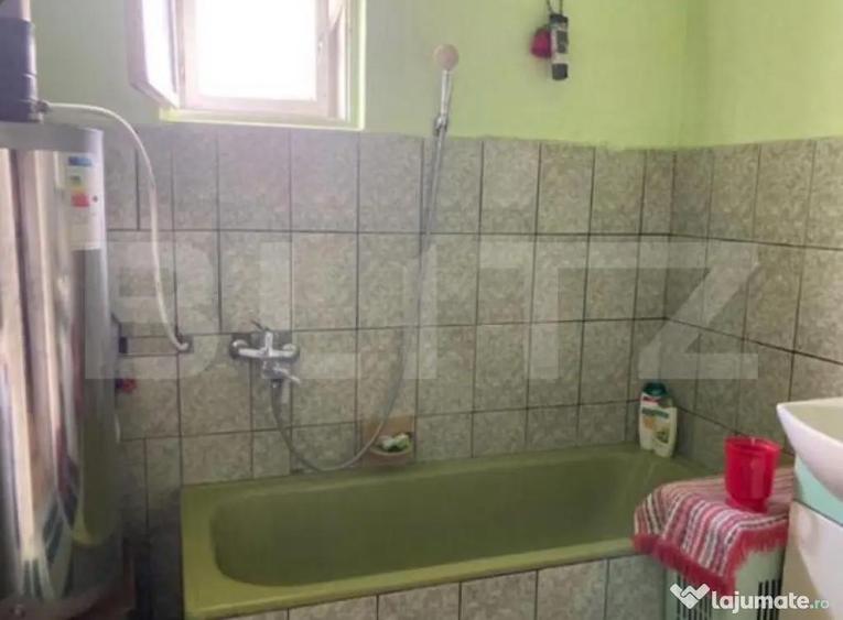 Casa de vanzare, cu 6 camere, 218,44 mp, zona Tasnad - 1