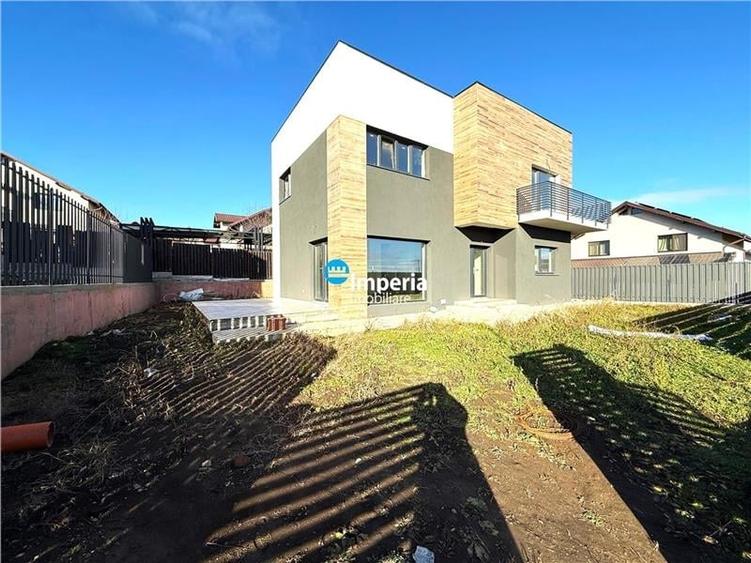 Vila premium P+E 4 cam, asfalt, canalizare,Notariat Miroslava - 1