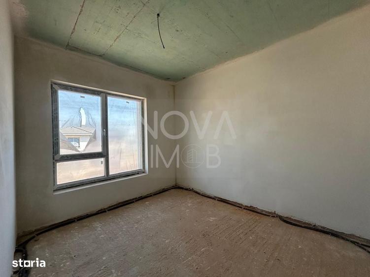 Casă cu 4 camere în Șura Mică