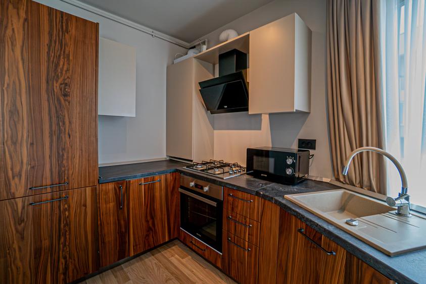Apartament cu 3 camere decomandat, mobilat în Tomis Nord