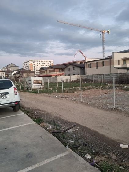Teren în Militari