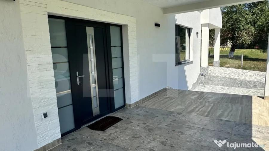 Casă cu 5 camere cu Teren 3200 Mp în Luncoiu de Sus